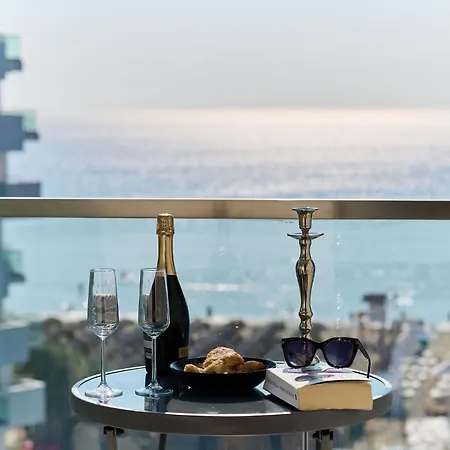 Panoramic Sea View Infinity Pool & *